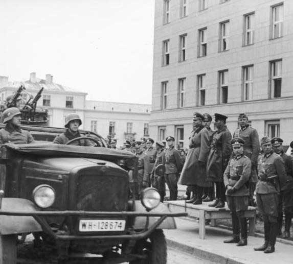 Совместный парад войск СССР и фашистской германии в Бресте 1939 год.